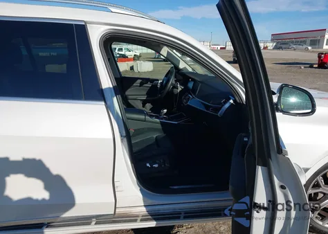 2022 BMW X7 xDrive40I z USA, uszkodzony, nr VIN 5UXCW2C01N9L72533